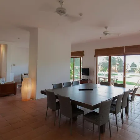 Casa De Mos By Garvetur