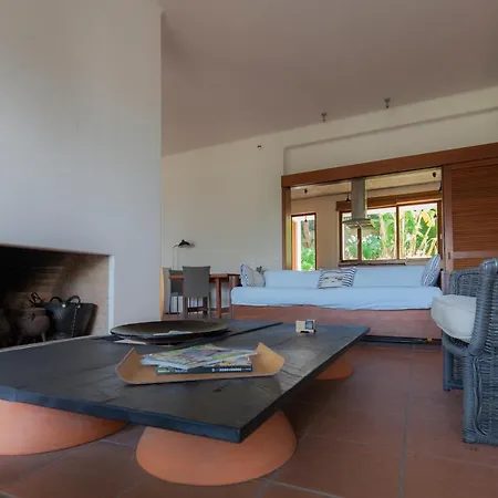 Casa De Mos By Garvetur Lagos