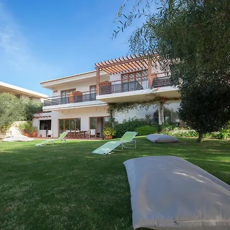 Casa De Mos By Garvetur Lagos